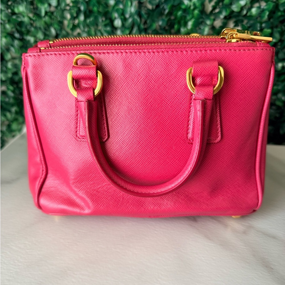 Prada Pink Saffiano Leather Micro Galleria Crossbody Bag Authentic - Picture 4 of 11